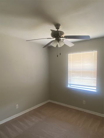 323 Royal Avenue, Duncanville, TX 75137