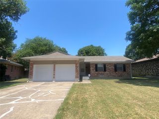 323 Royal Avenue, Duncanville, TX 75137
