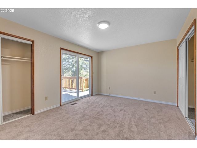 267 MOUNTAIN VIEW St, Glide, OR 97443