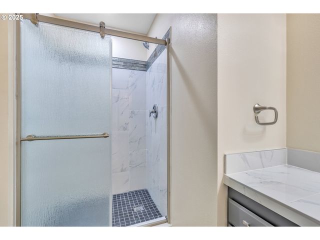 267 MOUNTAIN VIEW St, Glide, OR 97443