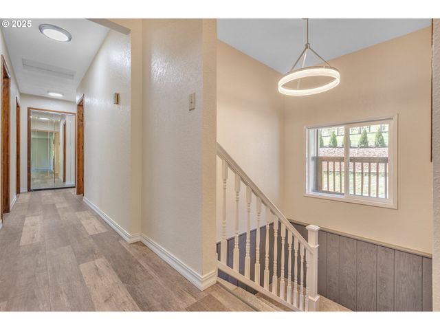 267 MOUNTAIN VIEW St, Glide, OR 97443