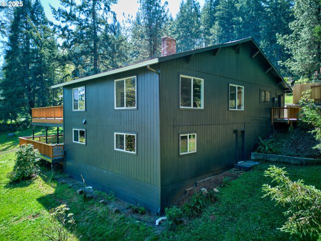 267 MOUNTAIN VIEW St, Glide, OR 97443