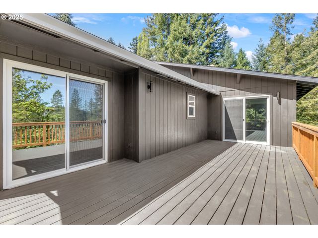 267 MOUNTAIN VIEW St, Glide, OR 97443