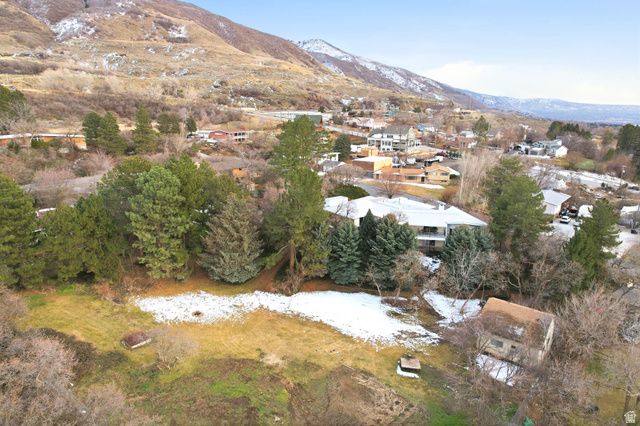 1365 E OAKMONT LN, Fruit Heights, UT 84037