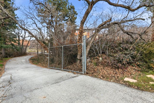 1365 E OAKMONT LN, Fruit Heights, UT 84037