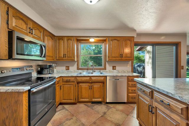 3026 OPEN GATE TRAIL, Green Bay, WI 54313
