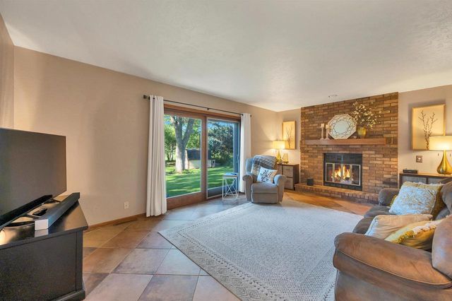 3026 OPEN GATE TRAIL, Green Bay, WI 54313