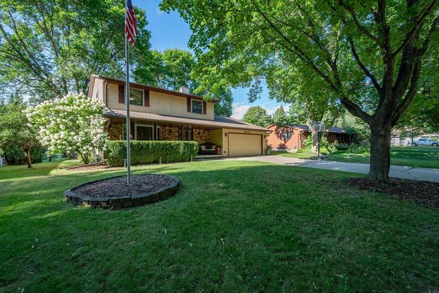 3026 OPEN GATE TRAIL, Green Bay, WI 54313