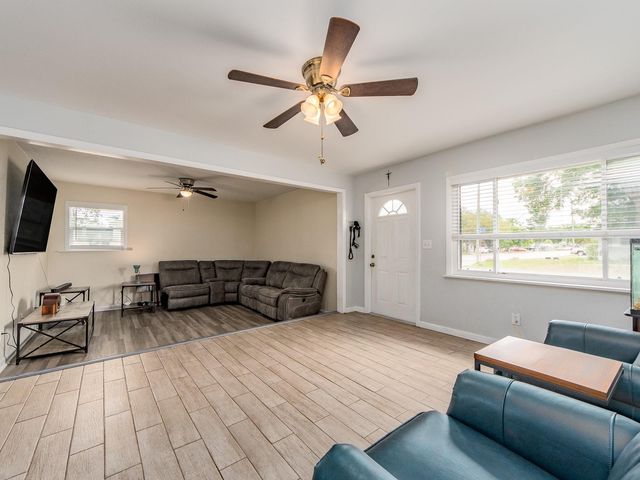 8194 65TH STREET N, Pinellas Park, FL 33781