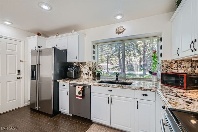 7068 Bright Springs Court, Las Vegas, NV 89113