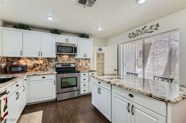 7068 Bright Springs Court, Las Vegas, NV 89113