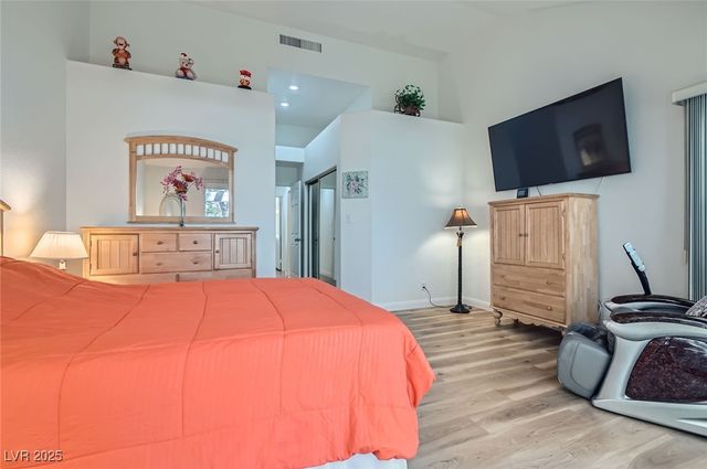 7068 Bright Springs Court, Las Vegas, NV 89113