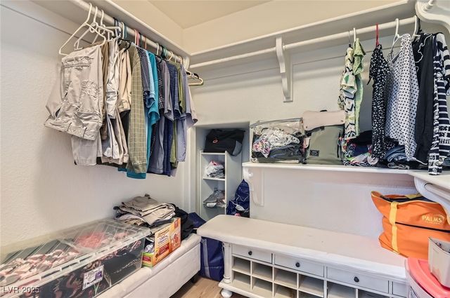 7068 Bright Springs Court, Las Vegas, NV 89113