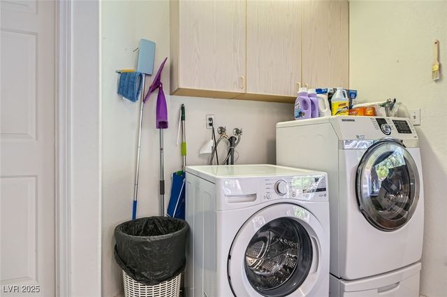 7068 Bright Springs Court, Las Vegas, NV 89113