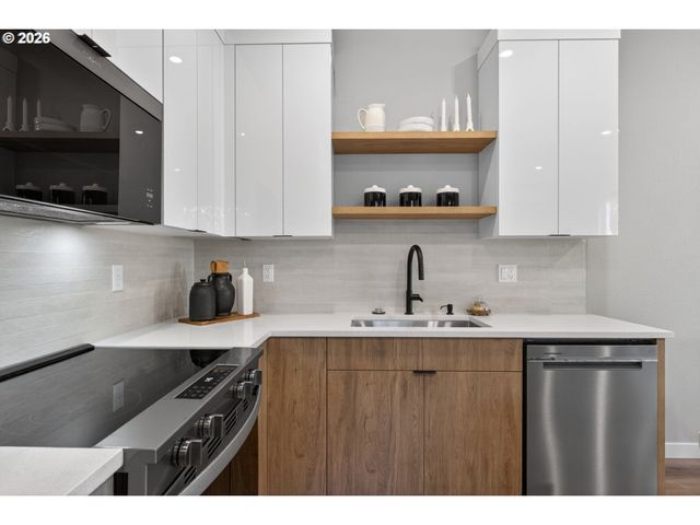 15611 Se MEADOWLARK Ln, Milwaukie, OR 97267