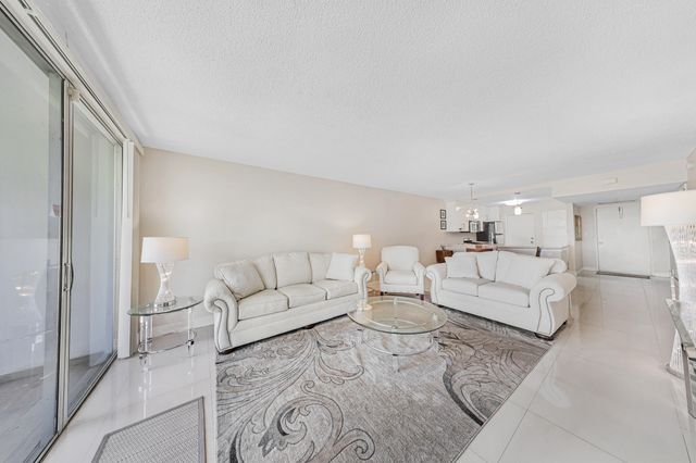 3091 N Course Drive 102, Pompano Beach, FL 33069