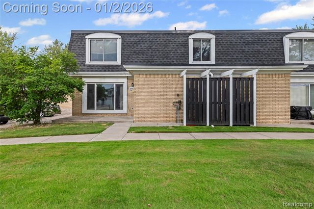 29792 City Center Drive, Warren, MI 48093
