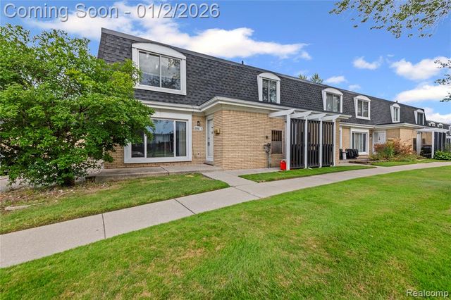 29792 City Center Drive, Warren, MI 48093