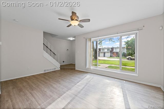 29792 City Center Drive, Warren, MI 48093