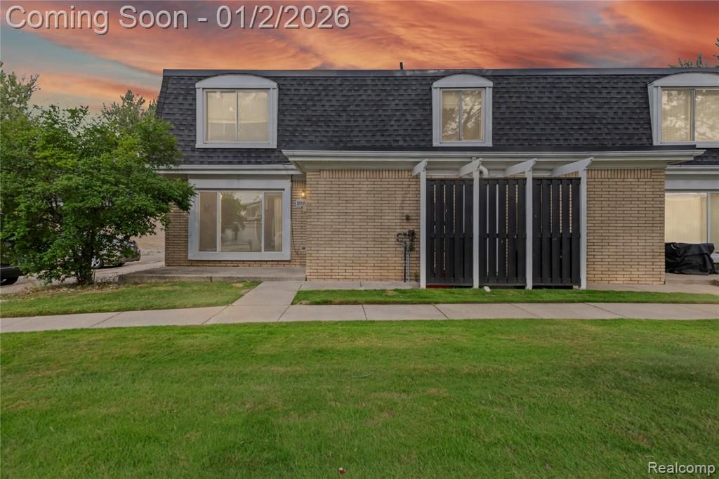 29792 City Center Drive, Warren, MI 48093