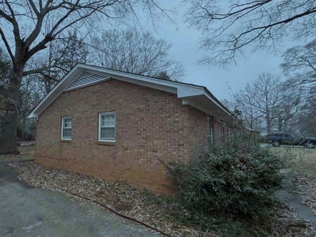 2041 Pineview Drive, Spartanburg, SC 29307