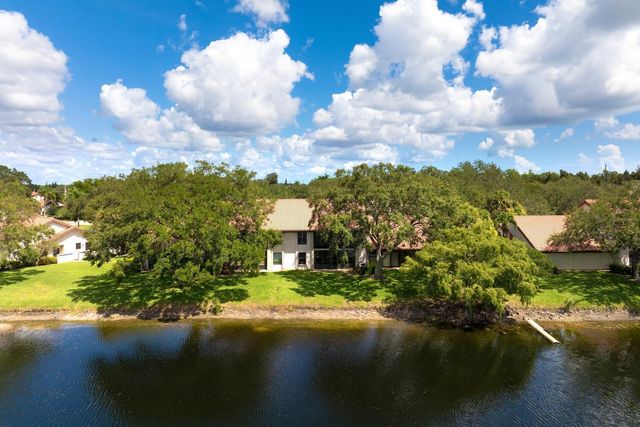 6030 SE Martinique Drive 102, Stuart, FL 34997