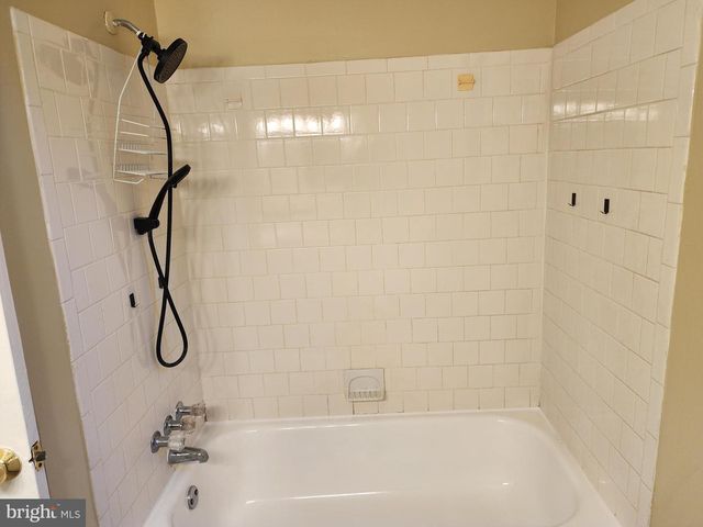 5002 JUST STREET, Washington, DC 20019