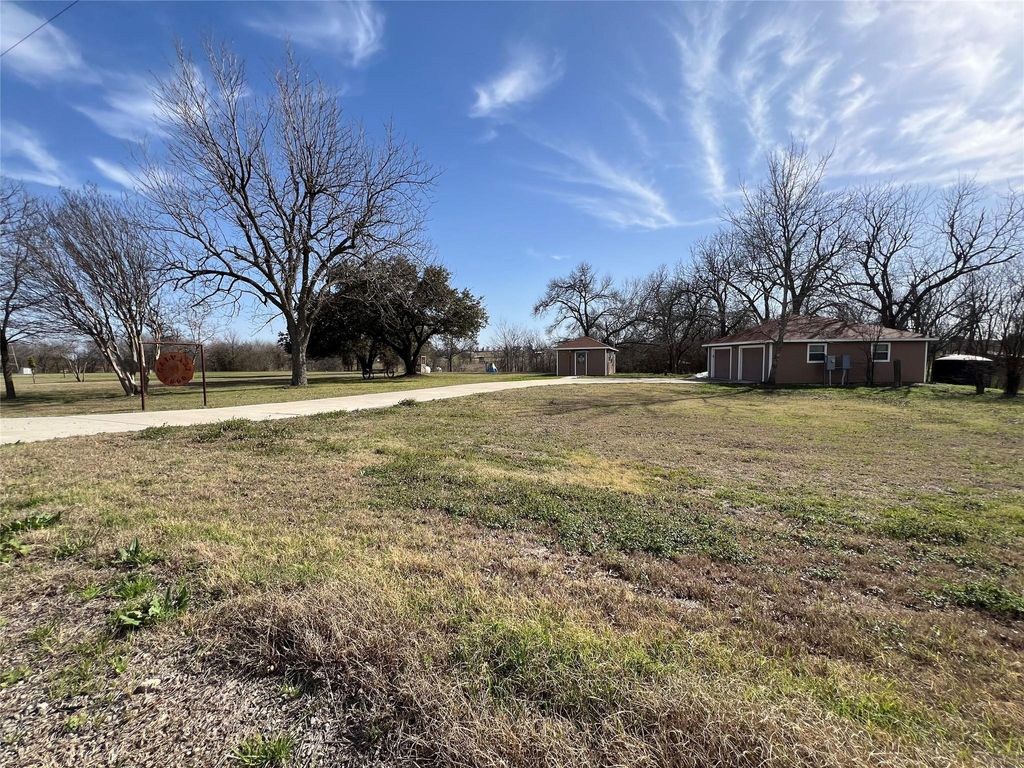 1800 County Road 330, Granger, TX 76530
