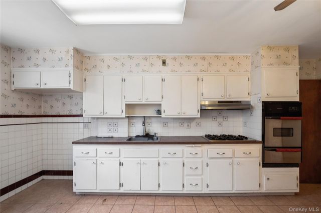 8430 129th Street, Kew Gardens, NY 11415