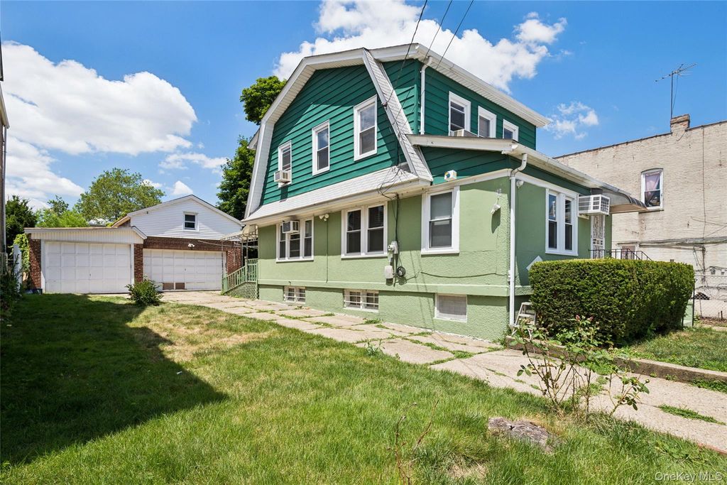 8430 129th Street, Kew Gardens, NY 11415 — photo 4
