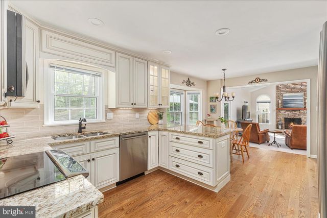 12852 VALLEYWOOD DR, Woodbridge, VA 22192