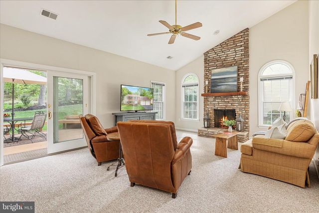 12852 VALLEYWOOD DR, Woodbridge, VA 22192