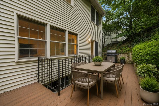 13 Cedar Place, Rye, NY 10580