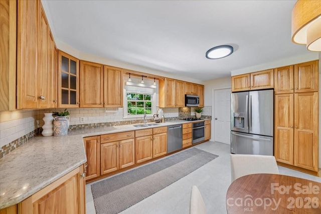 1024 Court Drive, Charlotte, NC 28211