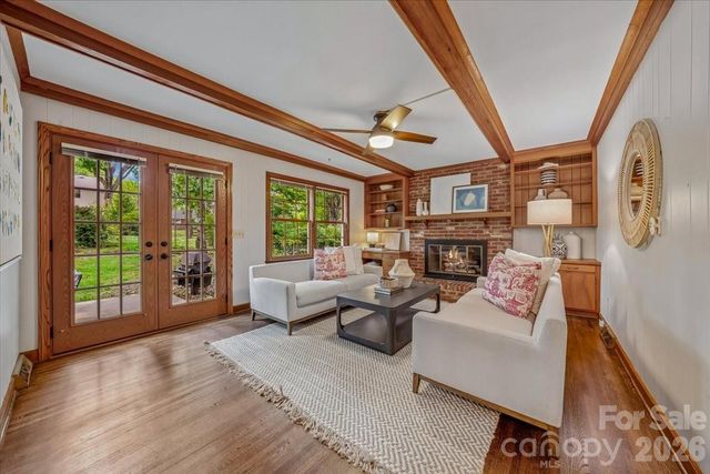 1024 Court Drive, Charlotte, NC 28211