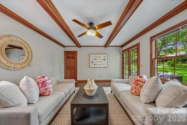 1024 Court Drive, Charlotte, NC 28211