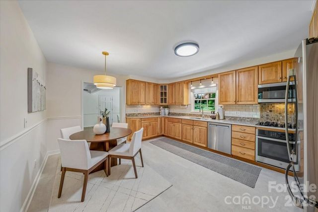 1024 Court Drive, Charlotte, NC 28211