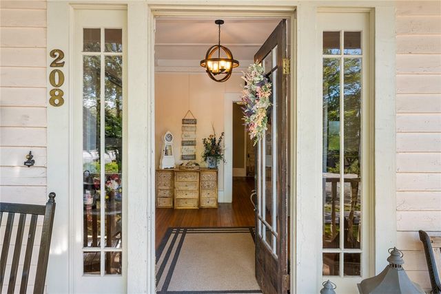 208 S Tugaloo Street, Walhalla, SC 29691