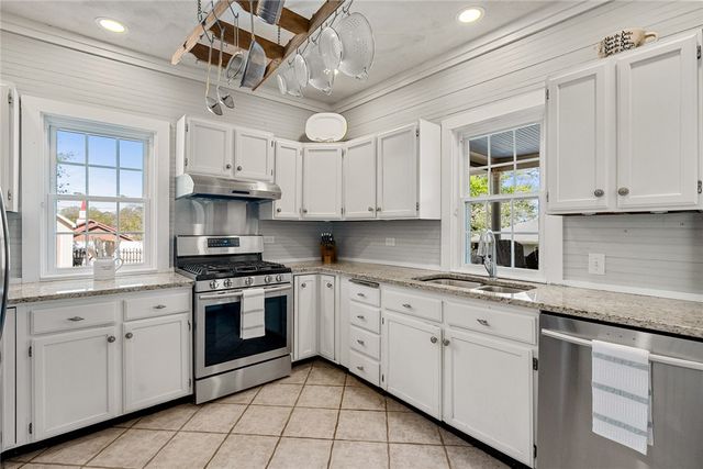 208 S Tugaloo Street, Walhalla, SC 29691