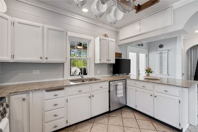 208 S Tugaloo Street, Walhalla, SC 29691