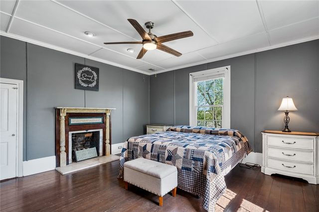 208 S Tugaloo Street, Walhalla, SC 29691
