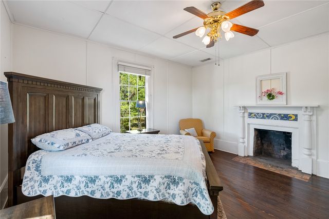 208 S Tugaloo Street, Walhalla, SC 29691