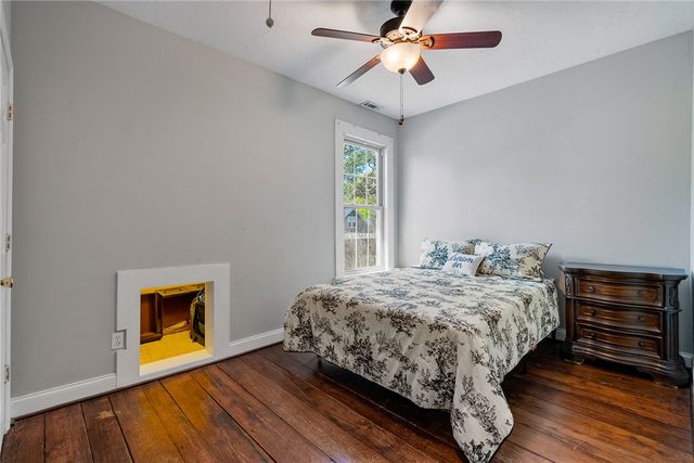 208 S Tugaloo Street, Walhalla, SC 29691