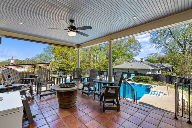 208 S Tugaloo Street, Walhalla, SC 29691