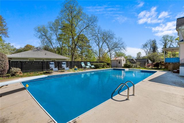208 S Tugaloo Street, Walhalla, SC 29691