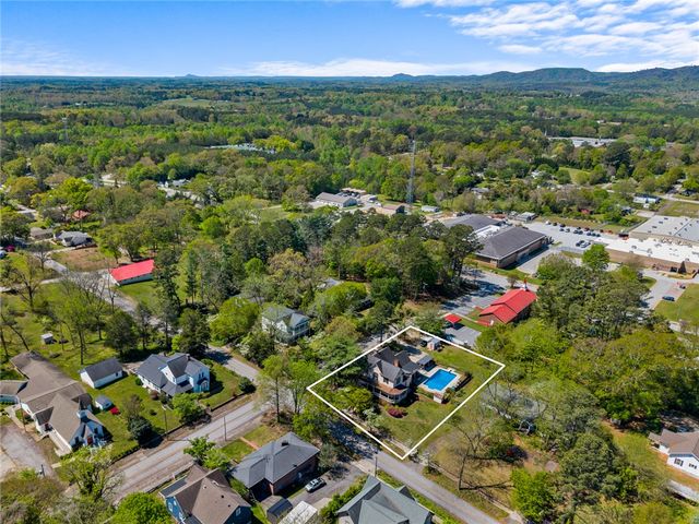 208 S Tugaloo Street, Walhalla, SC 29691