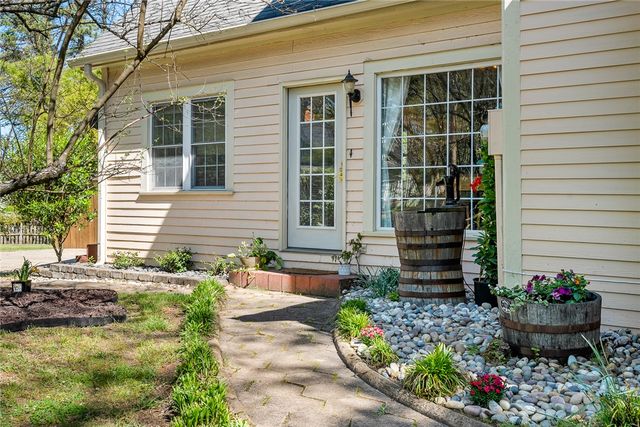 208 S Tugaloo Street, Walhalla, SC 29691