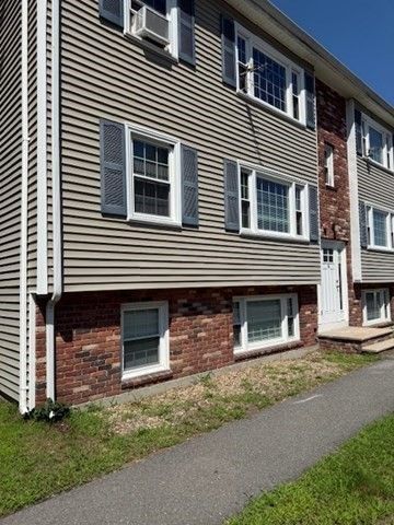 6 Groton Harvard 3, Ayer, MA 01432