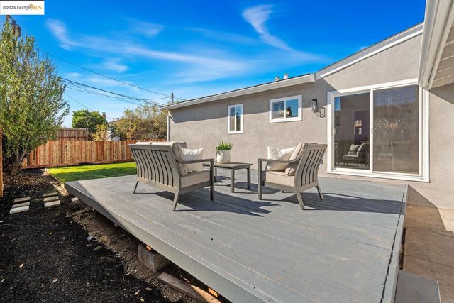 2956 Mullens DR, Richmond, CA 94806