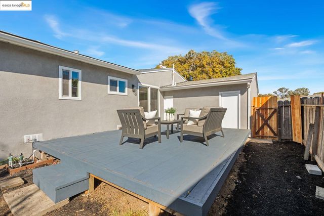 2956 Mullens DR, Richmond, CA 94806